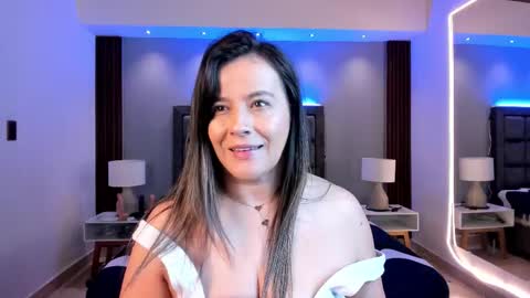 Susan  Everyday From 0530 to 1430 Col Time online show from October 21, 10:42 am