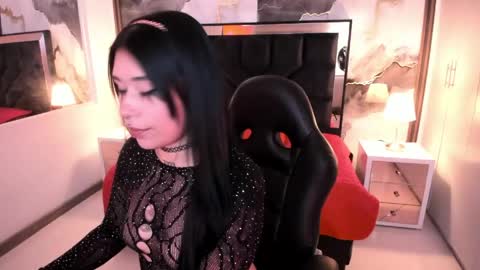 susanvilla online show from May 21, 8:15 pm
