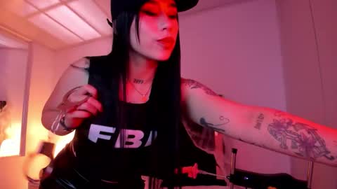 susanvilla online show from October 11, 10:02 pm