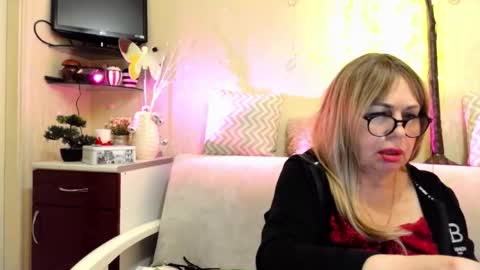 SusiexNoreen online show from March 1, 8:07 am