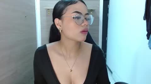 Susan online show from February 19, 2:33 pm