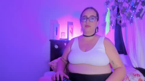 sussanmiller_ online show from February 26, 3:43 pm