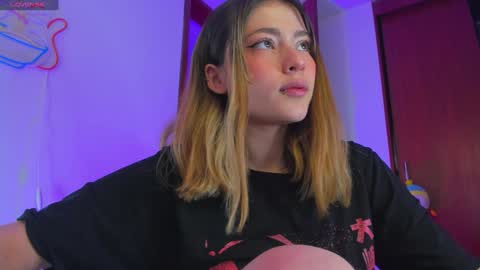 Susy  online show from February 7, 3:55 am