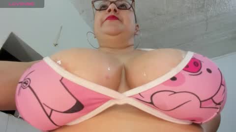 susy bigboobss online show from March 3, 10:50 pm