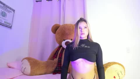 Snapshot of suzan__cooper2 chatting on February 22, 10:20 pm suzan__cooper2 online show from February 22, 10:20 pm