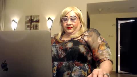 My name is Sissy or more fully Suzanna Aprilia Maria Mariquita Catarina Chinita Banci. Soy una puta - que chimba ladybug online show from January 10, 6:49 pm
