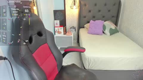 Snapshot of suzetmonaco chatting on January 21, 7:50 pm S U Z E T online show from January 21, 7:50 pm