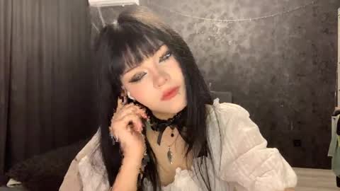 EmilySuonn online show from April 21, 5:14 am