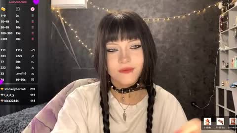EmilySuonn online show from May 12, 6:33 am