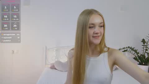 Suzi online show from October 1, 1:54 pm