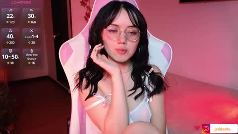 Snapshot of suzumi_ chatting on December 6, 10:00 am Jadde online show from December 6, 10:00 am