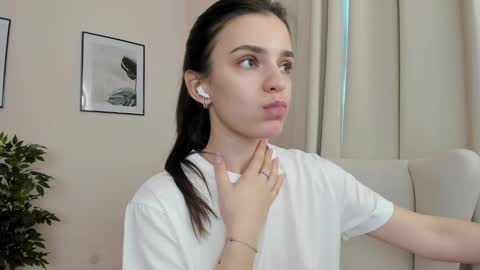 Suzy  next stream  Thursday Friday Saturday online show from January 22, 5:05 am