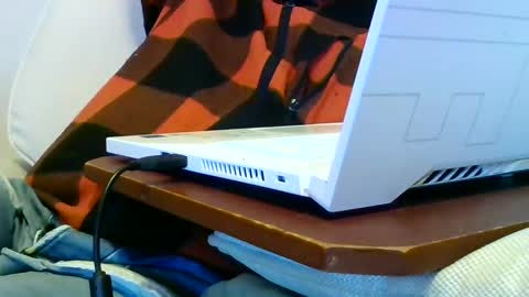 Snapshot of sven_eber chatting on February 20, 8:03 pm Peter online show from February 20, 8:03 pm
