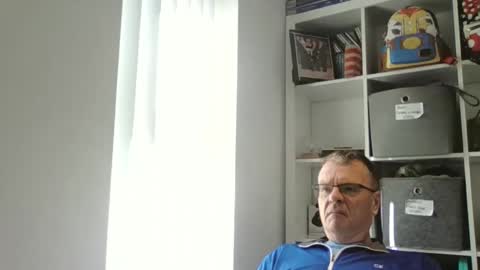 swchap1217 online show from September 11, 9:54 am
