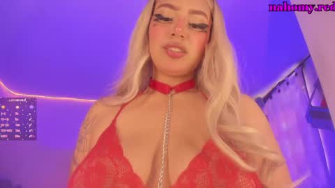 Nahomy online show from May 8, 3:06 pm