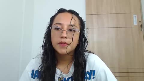 Snapshot of sweet1sin chatting on January 24, 7:28 pm Laura online show from January 24, 7:28 pm