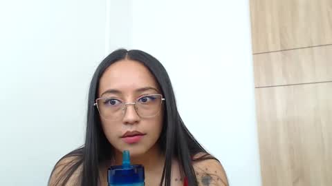 Snapshot of sweet1sin chatting on February 14, 4:41 pm Laura online show from February 14, 4:41 pm