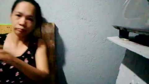 Snapshot of sweet818957 chatting on December 15, 4:04 pm sweet818957 online show from December 15, 4:04 pm
