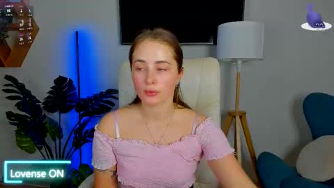 Sweet  Amily online show from September 30, 6:13 am