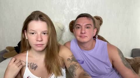 Mia and Robert online show from September 29, 7:18 am