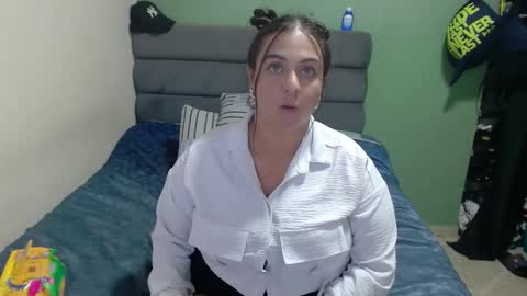 Snapshot of sweet__nikol chatting on February 12, 10:48 pm Nikol online show from February 12, 10:48 pm