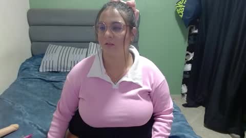 Snapshot of sweet__nikol chatting on March 4, 2:42 pm Nikol online show from March 4, 2:42 pm