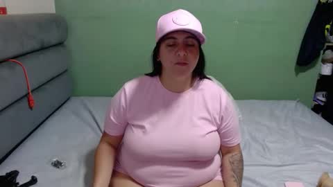 Snapshot of sweet__nikol chatting on September 22, 4:33 pm Nikol online show from September 22, 4:33 pm