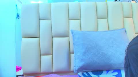 Amye  online show from October 18, 7:07 pm