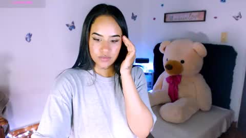 Stephanie online show from December 18, 12:06 am