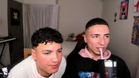 Snapshot of sweet_boys_xx chatting on March 12, 2:45 pm CristianBrayan PVT OPEN online show from March 12, 2:45 pm