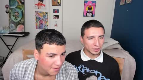 Snapshot of sweet_boys_xx chatting on January 7, 2:30 pm CristianBrayan PVT OPEN online show from January 7, 2:30 pm