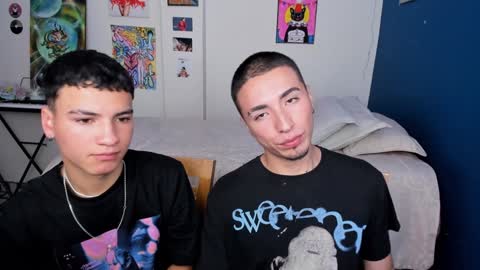 Snapshot of sweet_boys_xx chatting on January 16, 2:30 pm CristianBrayan PVT OPEN online show from January 16, 2:30 pm