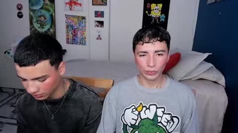 Snapshot of sweet_boys_xx chatting on December 6, 1:16 pm CristianBrayan PVT OPEN online show from December 6, 1:16 pm