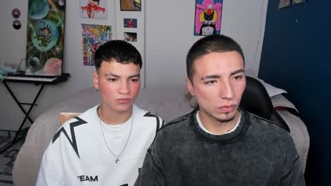 Snapshot of sweet_boys_xx chatting on January 21, 11:46 am CristianBrayan PVT OPEN online show from January 21, 11:46 am