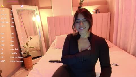 Snapshot of sweet_cami1 chatting on January 26, 4:41 am Camila online show from January 26, 4:41 am