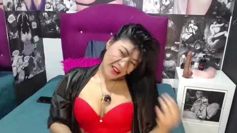 canelaa online show from November 26, 5:10 pm