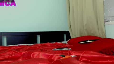 Snapshot of sweet_dream_foxx chatting on September 18, 4:49 am sweet online show from September 18, 4:49 am