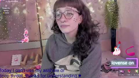  emmili  online show from July 28, 3:43 pm
