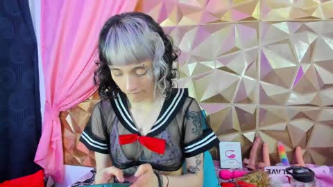  emmili  online show from February 6, 12:15 pm