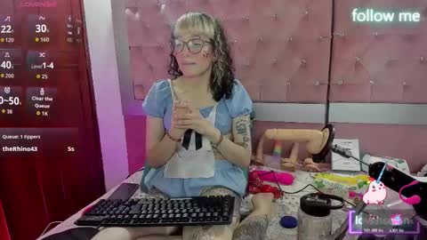  emmili  online show from November 13, 12:41 pm