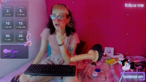  emmili  online show from October 6, 3:52 pm