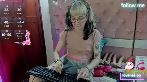  emmili  online show from February 5, 12:20 pm