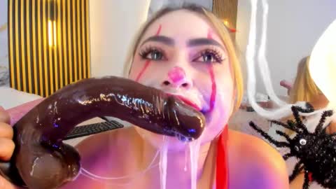 sweet_flame_ online show from October 23, 10:43 pm