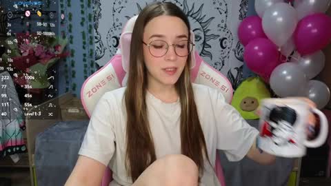 Snapshot of sweet_frosty chatting on January 21, 2:43 am Alice online show from January 21, 2:43 am