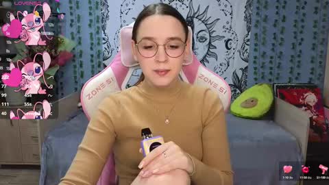 Snapshot of sweet_frosty chatting on February 16, 3:37 am Alice online show from February 16, 3:37 am