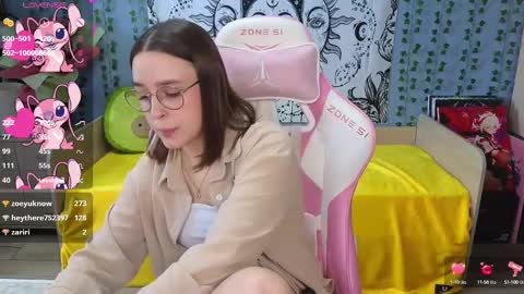 Snapshot of sweet_frosty chatting on February 23, 5:56 am Alice online show from February 23, 5:56 am