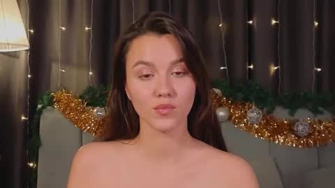 Snapshot of sweet_haeven chatting on December 25, 9:11 pm Im Mia.LOVELY PATTERNS 100 120 160 200 my toy buzzes from 2 tip online show from December 25, 9:11 pm