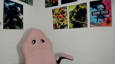 H A N N A online show from November 16, 3:52 am