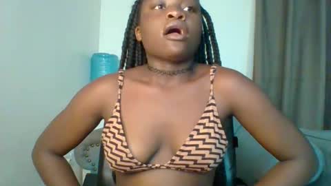 Snapshot of sweet_jenica chatting on January 2, 4:30 am ESTHER NEEMA online show from January 2, 4:30 am