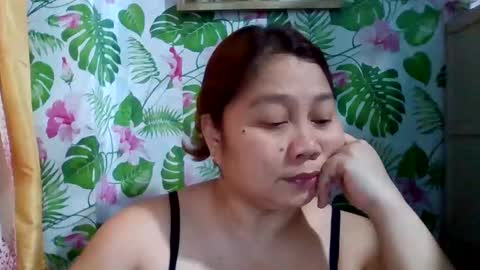 Snapshot of sweet_kayley chatting on December 13, 4:33 am sweet_kayley online show from December 13, 4:33 am